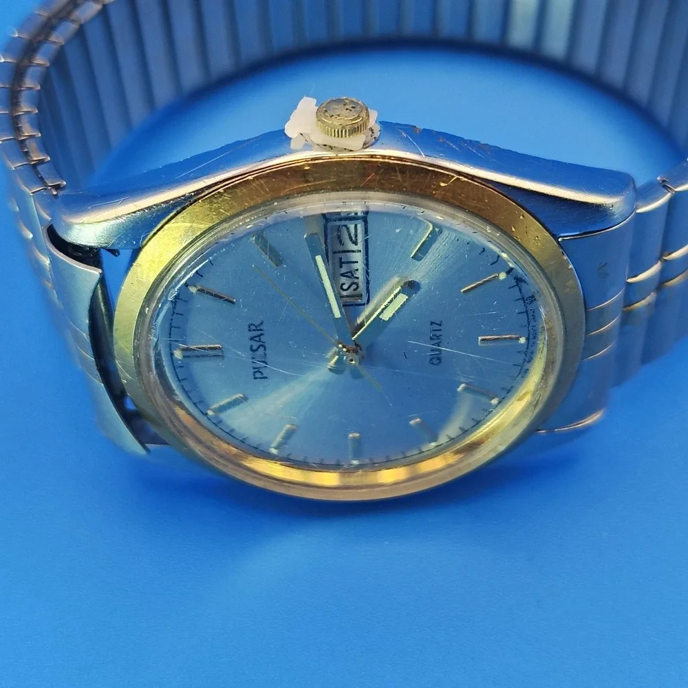 Vintage 1986 Pulsar by Seiko 34mm Men's Quartz Two Tone Watch Screw‎ Back